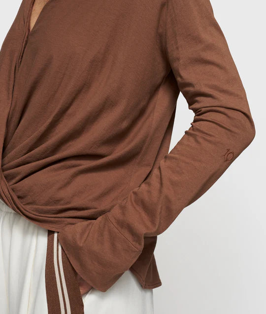 BLUSA cruzada truffle