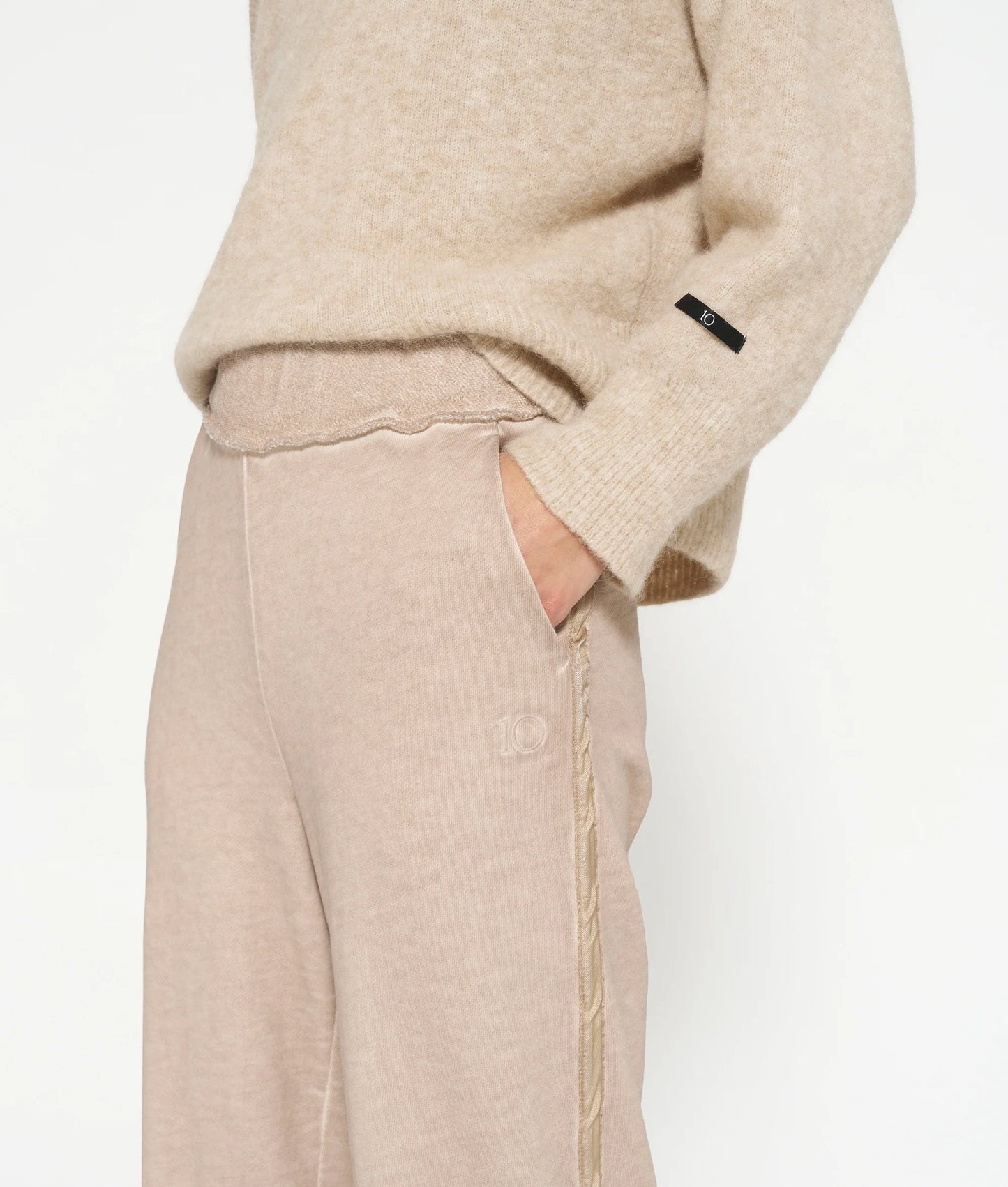 JOGGER CON CINTURILLA