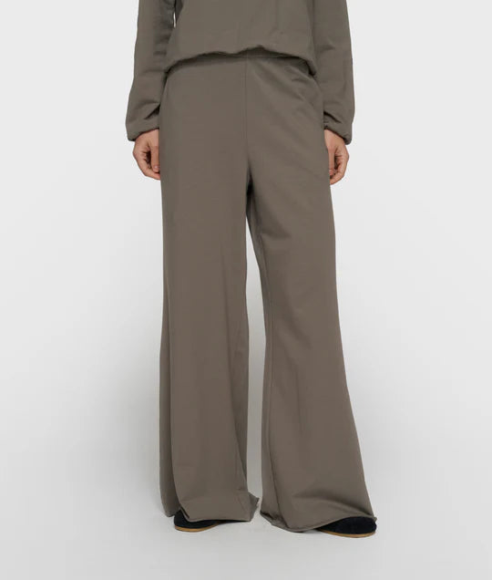 PANTALÓN deportivo