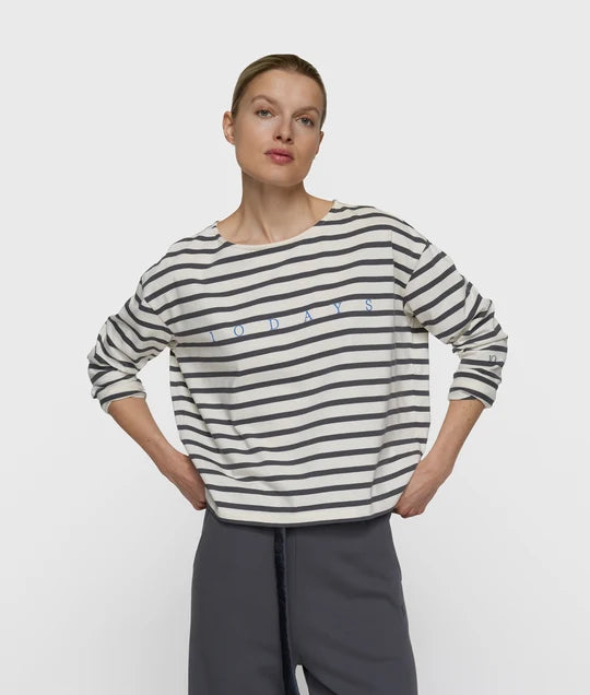 TOP de cuello barco