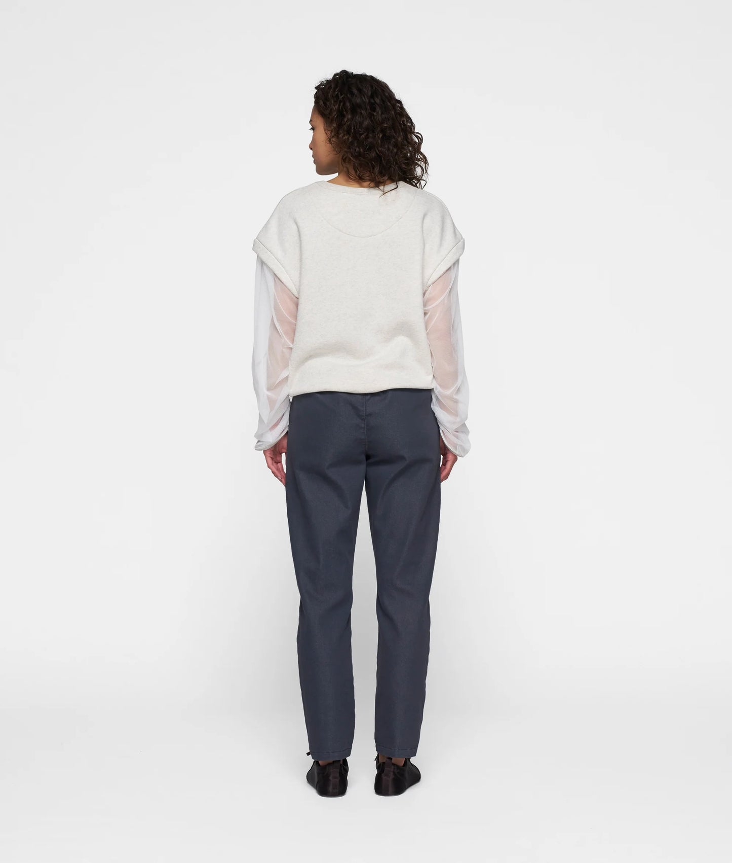 PANTALONES CON CINTURÓN