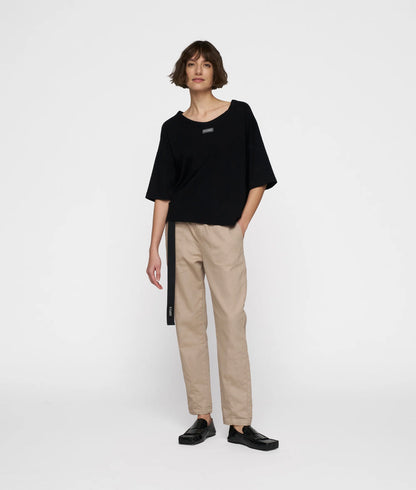PANTALONES CON CINTURÓN