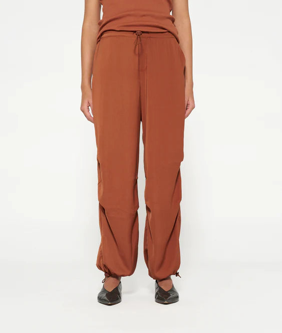 PANTALONES DE SATÉN