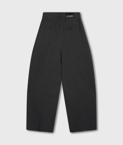 PANTALONES de corte holgado