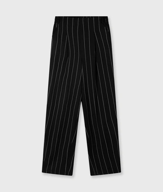 PANTALONES de raya diplomática