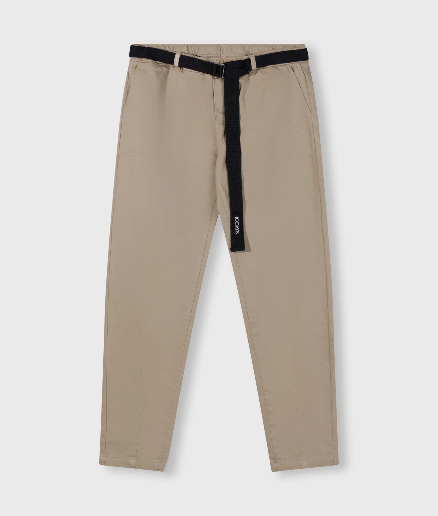 PANTALONES CON CINTURÓN
