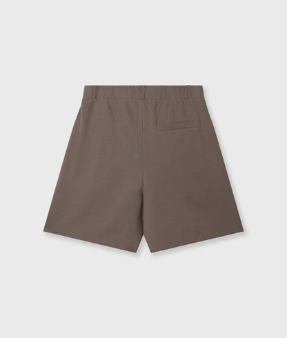 PANTALONES cortos con cinturón