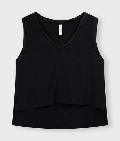CAMISETA FLAMEADA CON CUELLO EN V