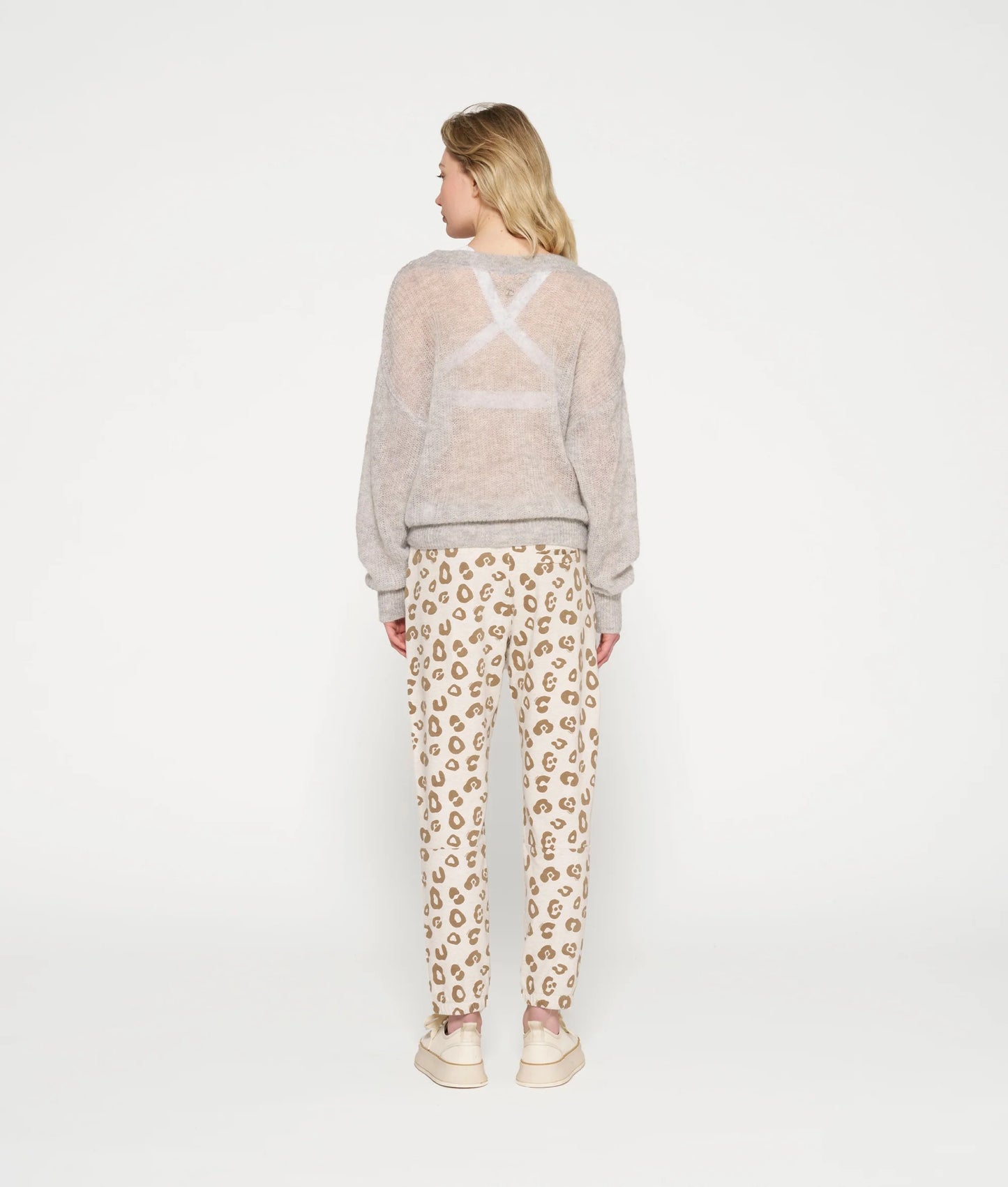 JOGGERS DE LEOPARDO