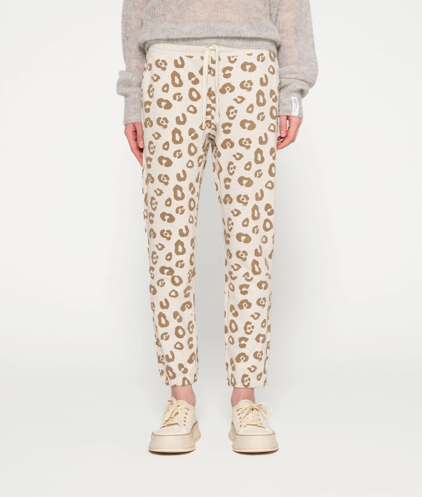 JOGGERS DE LEOPARDO