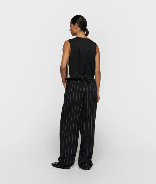 PANTALONES de raya diplomática