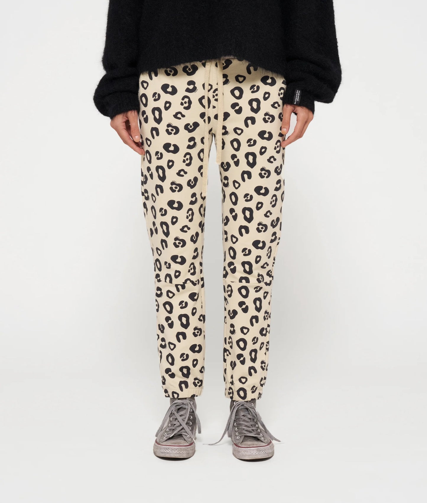 JOGGERS DE LEOPARDO gris