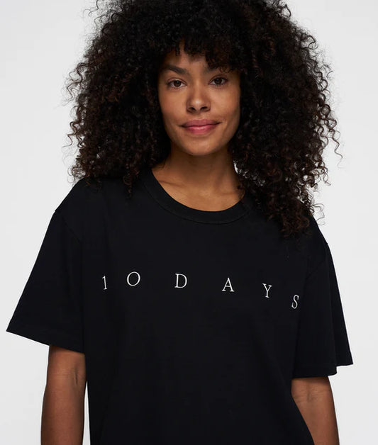 Logotipo de camiseta de manga corta