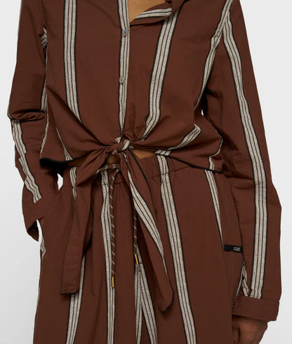 BLUSA corta con nudo