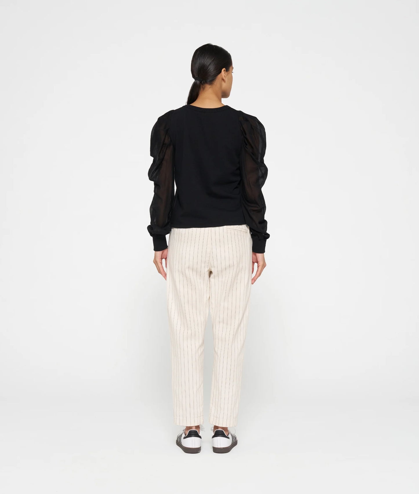 PANTALONES CON CINTURON a rayas