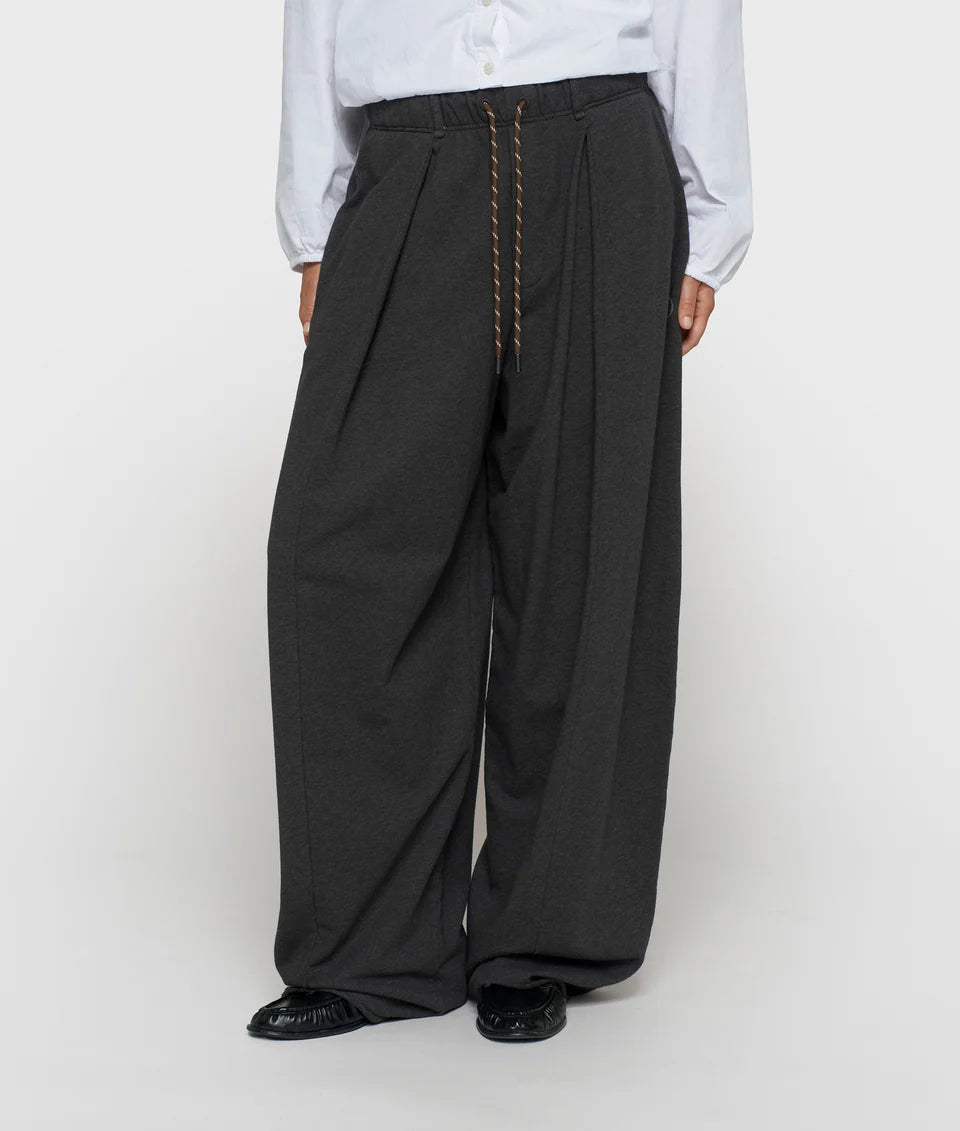 PANTALONES de corte holgado