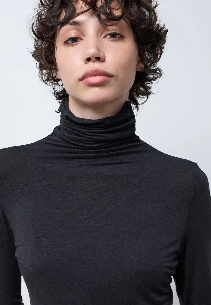 MAGLIA cuello Alto Black